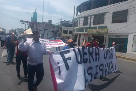 Ciudadanos salen a las calles de Chimbote para pedir nuevas elecciones generales
