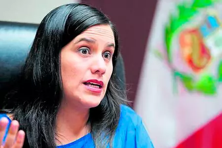 Verónika Mendoza critica fuertemente a la derecha y la ultraderecha