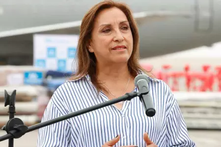 Presidenta de la República, Dina Boluarte, declara a la prensa desde el Grupo Aé