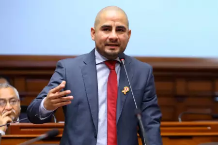 Arturo Alegra apunta que hay bancadas que condicionan su voto