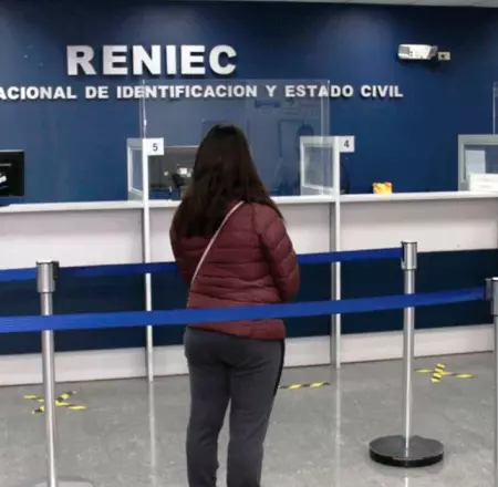 Reniec anuncia cambio de horarios por manifestaciones sociales en Lima.