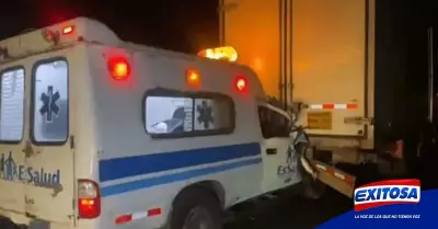 Exitosa-ambulancia-de-EsSalud-impacta-con-otro-vehi?culo-en-Huarmey