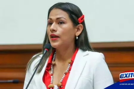 Congresista-de-Peru-Libre-Silvana-Robles-Exitosa