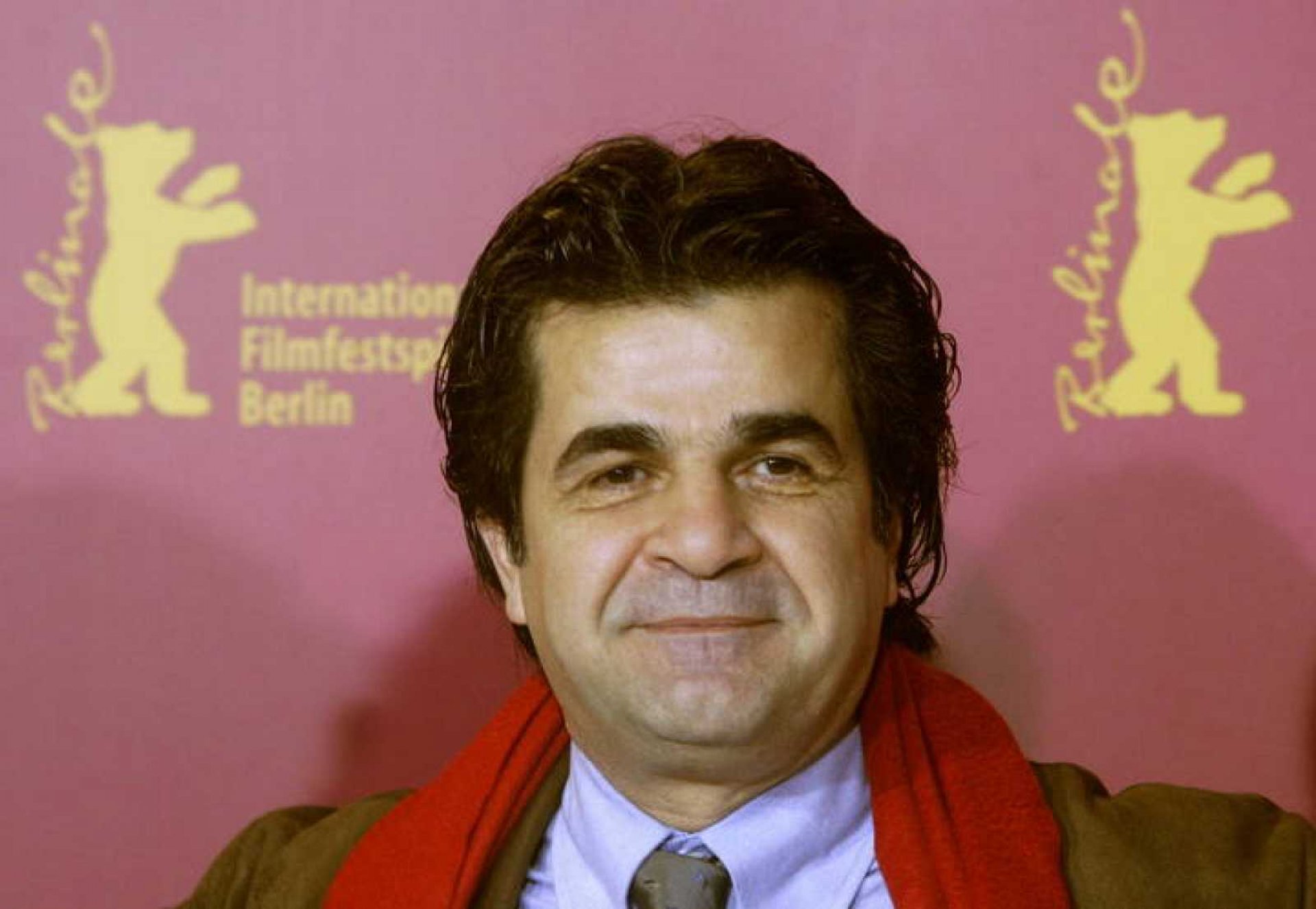 Irán libera bajo fianza al cineasta Jafar Panahi tras casi 7 meses