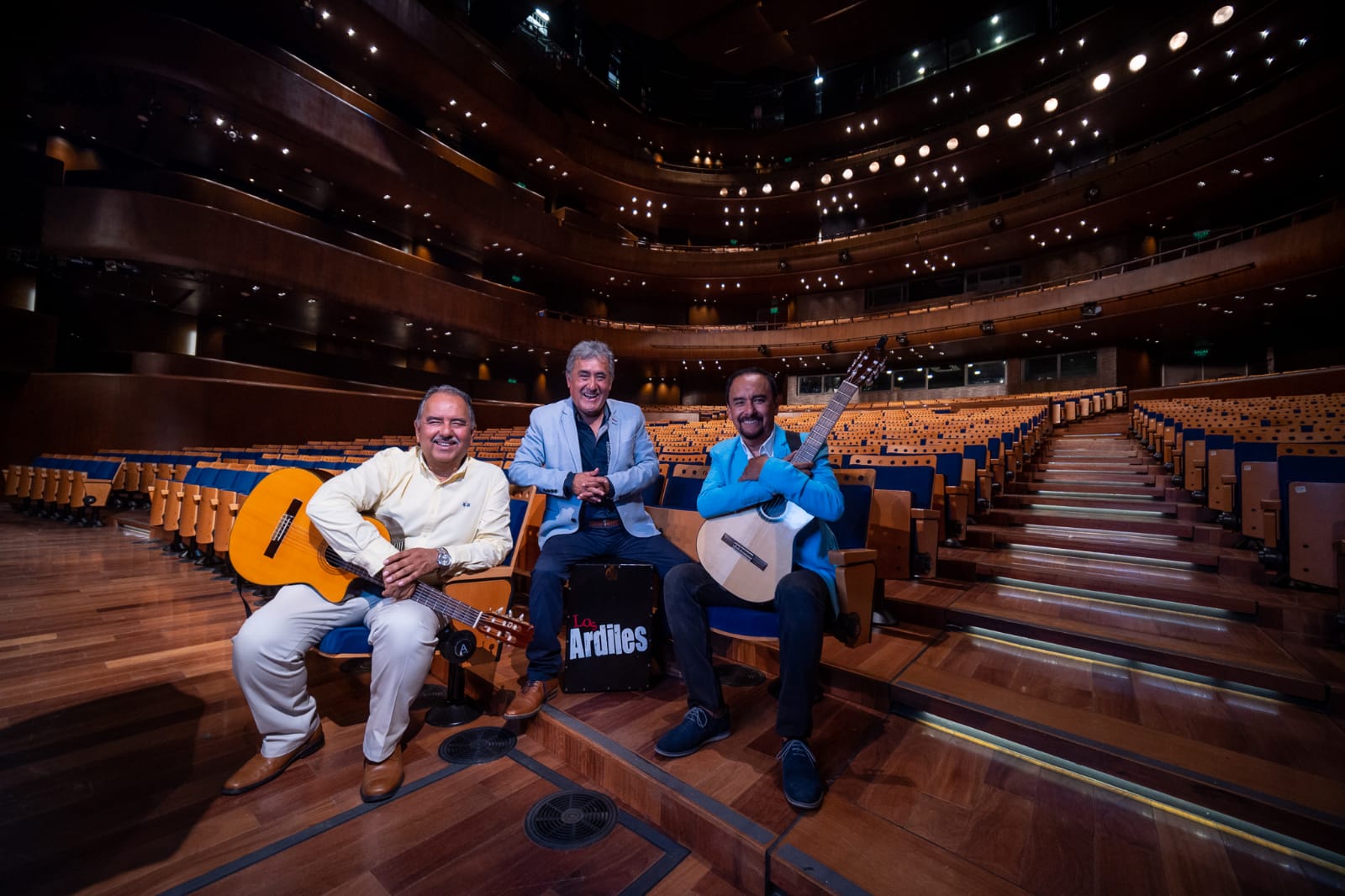 Por primera vez en un gran escenario se presentará el mejor espectáculo criollo a cargo de Manuel "Kiko" y Jaime Ardiles