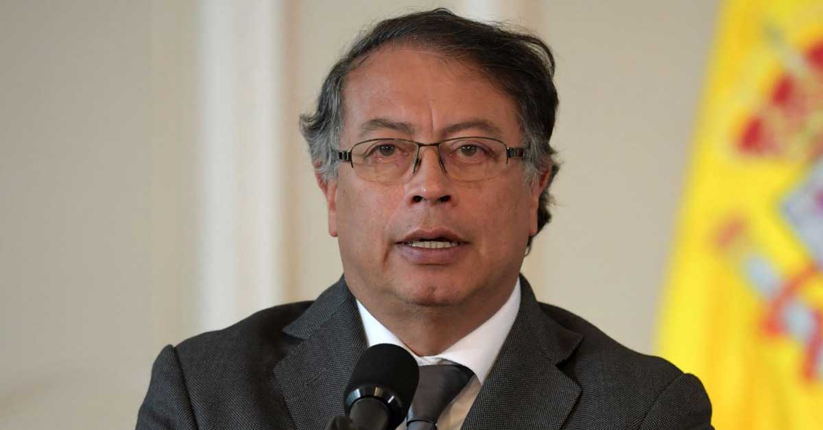 Gustavo Petro asegura que escapó de intento de asesinato contra su helicóptero