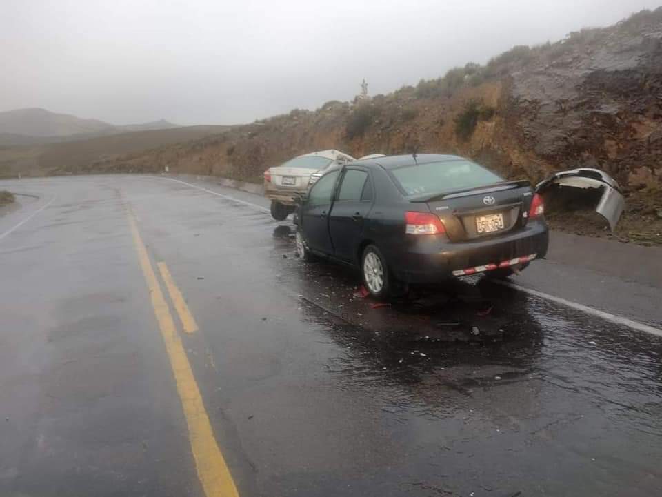 Polica y su copiloto mueren en accidente de trnsito en la carretera Arequipa-Puno