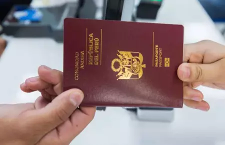 Gobierno promulga ley del Congreso que amplia vigencia del pasaporte electrónico