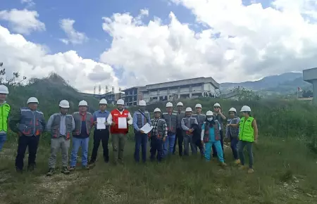 Pronied y Minedu entregan terreno en Cajamarca