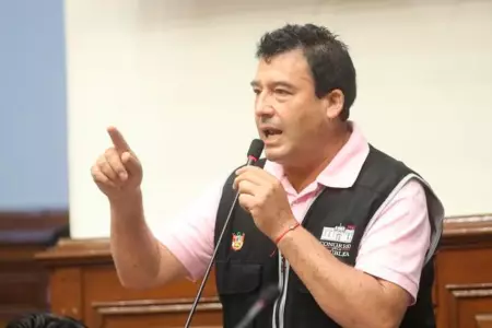 Congresista Edwin Martínez
