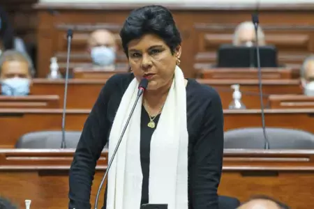 Congresista de Avanza País, Norma Yarrow.