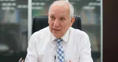 Ministro de Educación, Óscar Becerra
