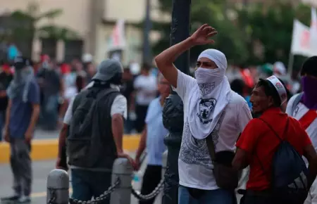 Varios ciudadanos fueron detenidos durante manifestaciones en Lima.