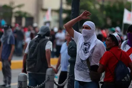 Varios ciudadanos fueron detenidos durante manifestaciones en Lima.