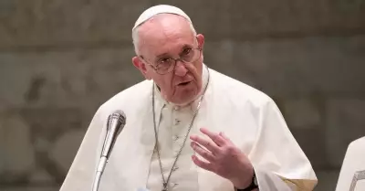 "Rezo por los que participan en operaciones de rescate", dijo el Papa Francisco.