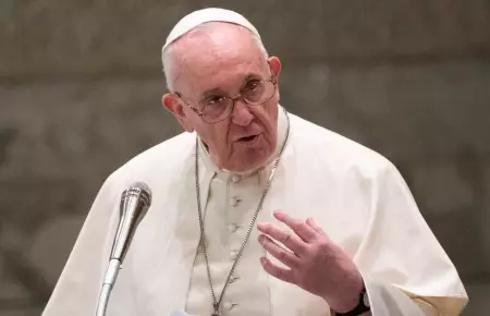 "Rezo por los que participan en operaciones de rescate", dijo el Papa Francisco.