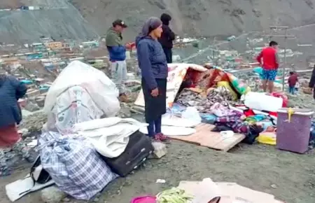 Damnificados en Secocha duermen en cerros