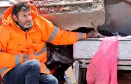 Terremoto en Turqua: un padre no suelta la mano de su fallecida hija hasta que los rescatistas la liberen de los escombros