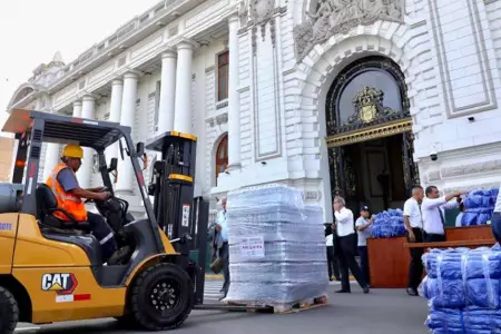Congreso envió ayuda humanitaria a damnificados por huaicos en Arequipa.