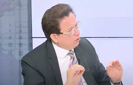 Gustavo Petro acusa a Per de "copar" territorio peruano