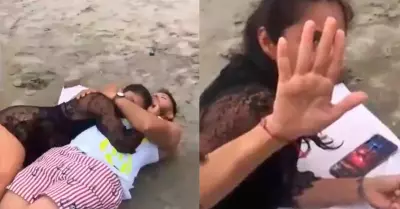 Una mujer descubre a su esposo con su amante en la playa