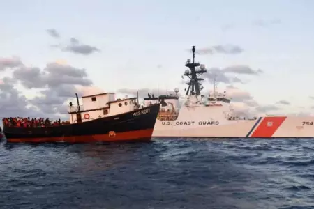 Guardia Costera de Estados Unidos intercepta una embarcacin con ms de 300 hait