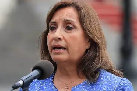 La presidenta de la República, Dina Boluarte, declara a la prensa desde el Patio