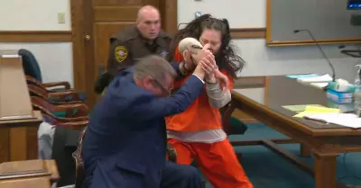 Mujer ataca a su abogado en audiencia que buscaba aplazar su juicio.