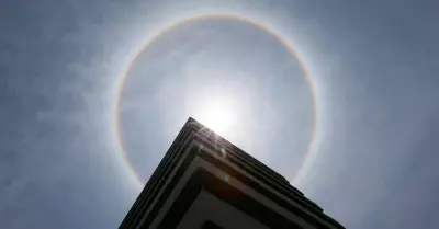 Halo solar aparece en el cielo de Lima.