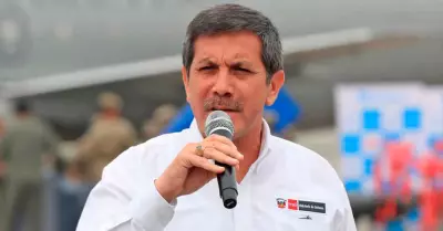 Ministro Jorge Chvez afirma que contina la lucha contra el terrorismo y narcot