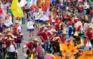 Arequipa: Pasacalle de remate de carnaval pint de color el distrito de Yanahuara