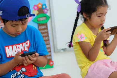 Niños sufren miopía tras largo uso de aparatos tecnológicos
