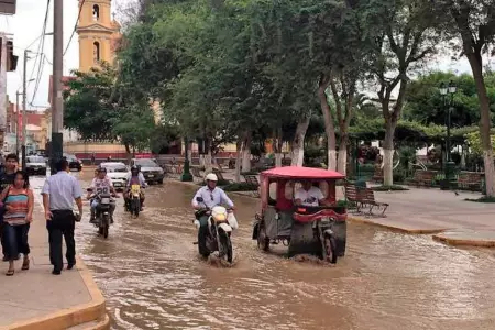 Calles inundadas tras lluvias en Piura.