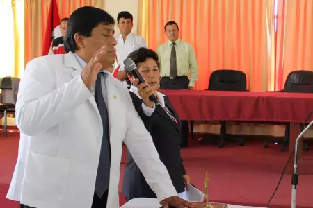 Luis Enrique Flores Quibarra asume la dirección de la Red de Salud Arequipa