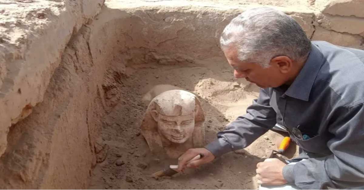 Egipto: Arqueólogos descubren una "sonriente" esfinge