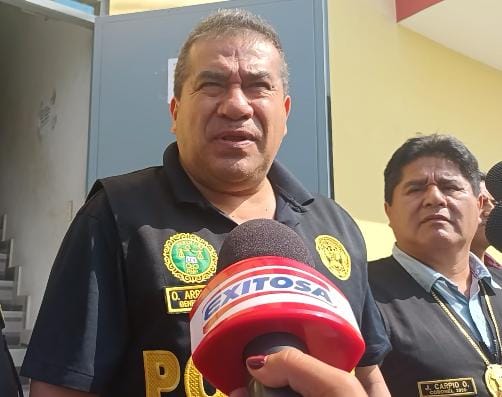 jefe de la Direccin de Investigacin Criminal, General PNP Oscar Arriola