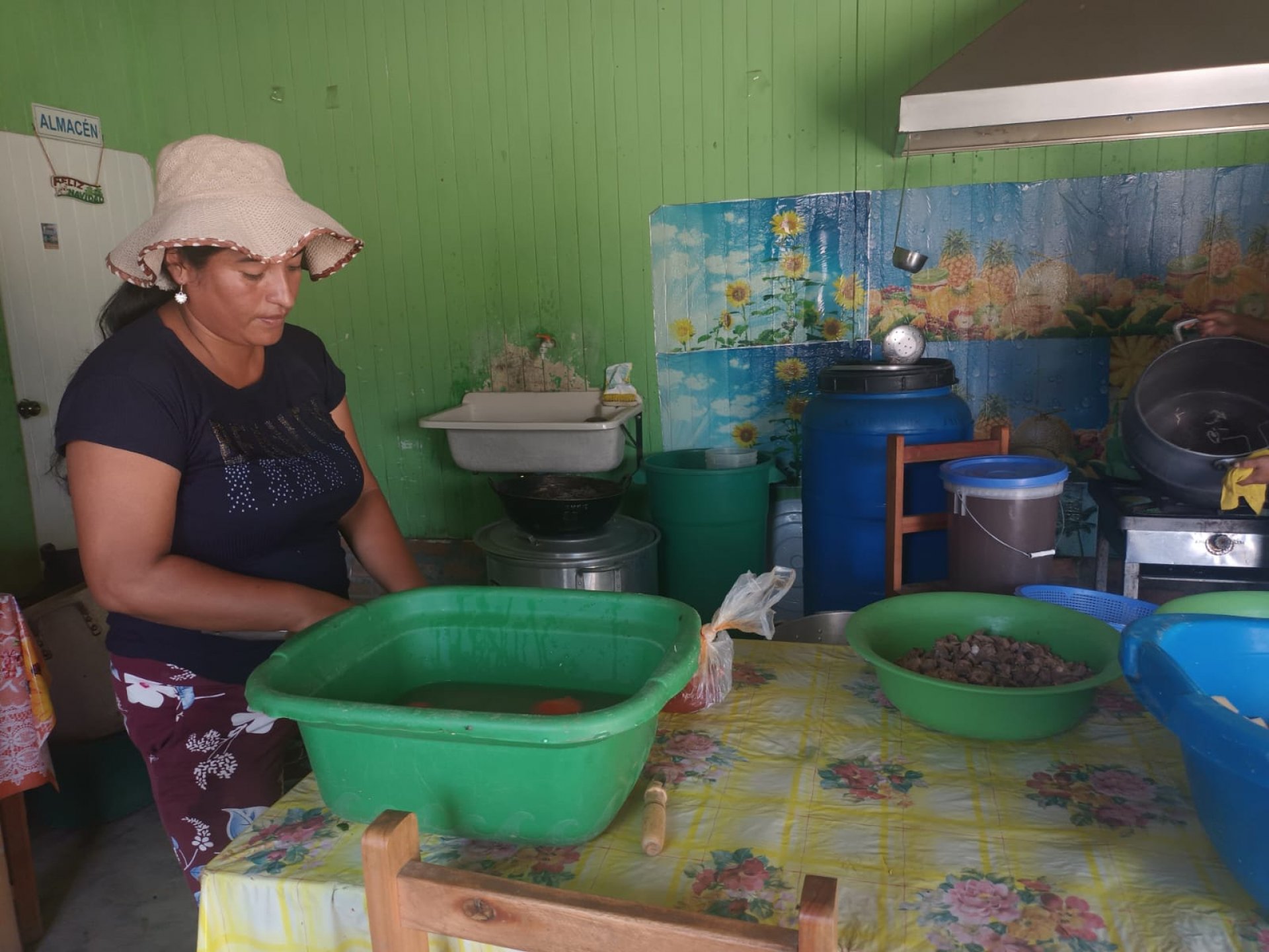 Madres racionan la comida ante la prdida de alimentos.