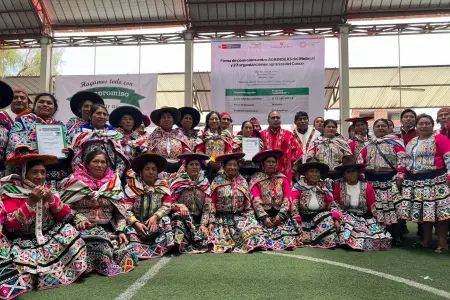 Midagri firm convenios a familias en Cusco