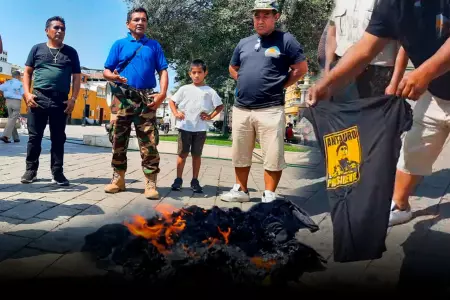 Etnocaceristas quemaron polos con rostro de Antauro Humala