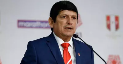 Agustn Lozano, presidente de la Federacin Peruana de Ftbol