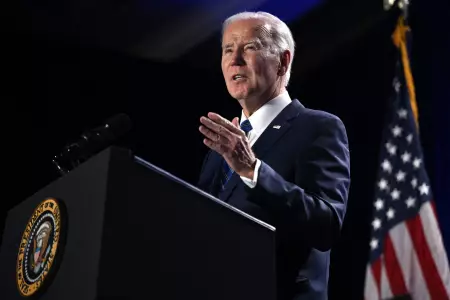 Joe Biden solicita al Congreso prohibir los rifles de asalto.