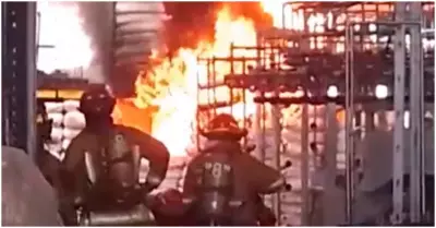 Incendio de grandes proporciones en jirn Abtao, La Victoria