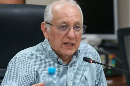 Óscar Becerra, ministro de Educación.