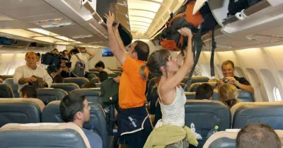 Congreso busca eliminar cobros por asientos y equipajes en aerolneas