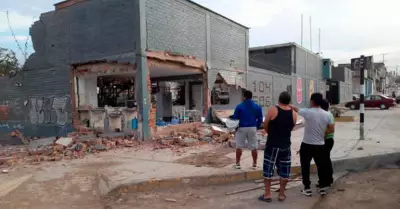 Deflagracin en Villa el Salvador deja 3 heridos