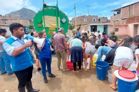 Familias de Trujillo siguen sin agua potable