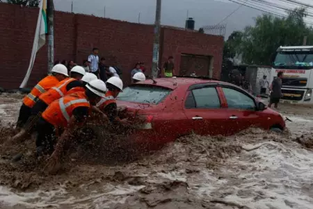 Alcalde de Lurín señala estar en "estado de guerra" por lluvias