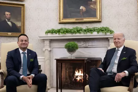 Joe Biden con el primer ministro de Irlanda Leo Varadkar