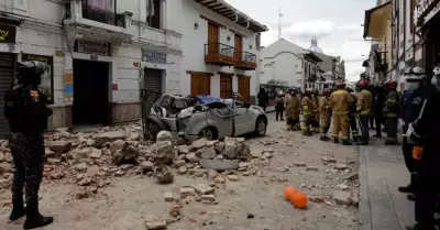 Terremoto en Ecuador deja 14 muertos y 446 heridos.