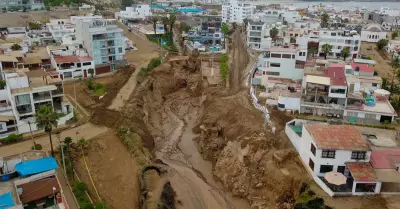 Distrito de Punta Hermosa afectada por huaico.